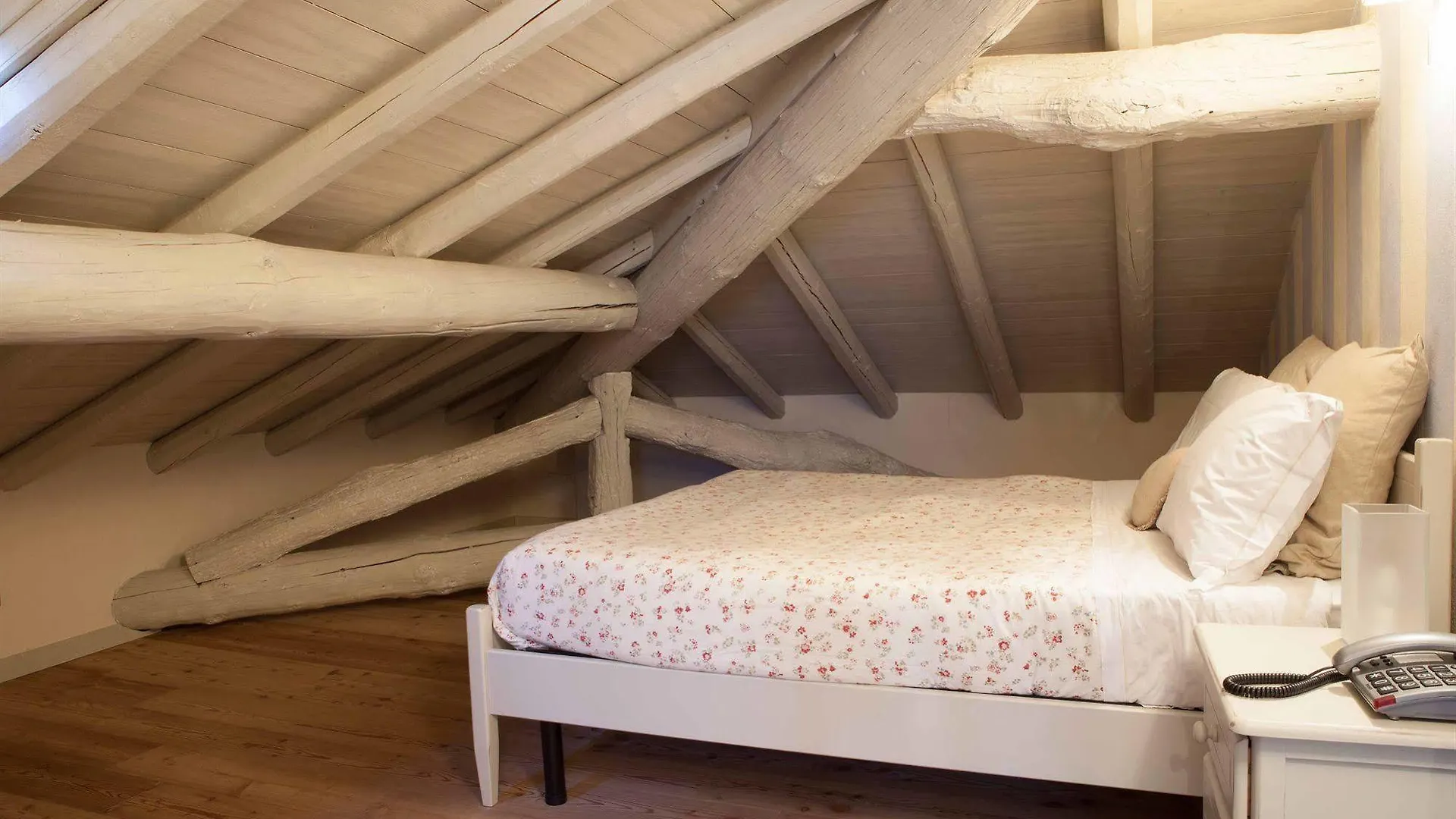 Frühstückspension Regina Teodolinda Suites Laglio