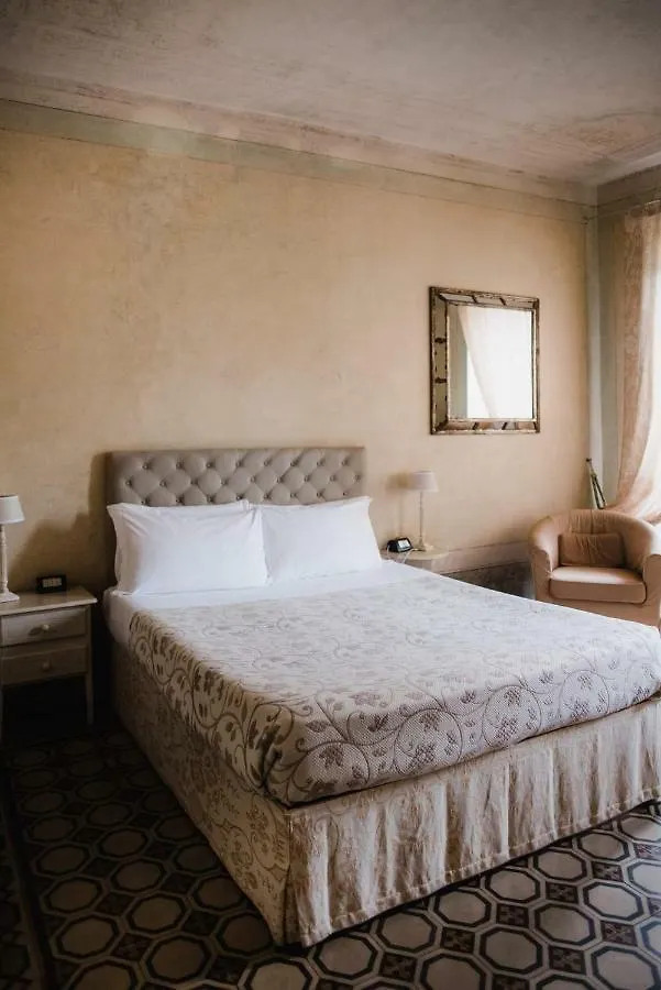 Regina Teodolinda Suites Laglio