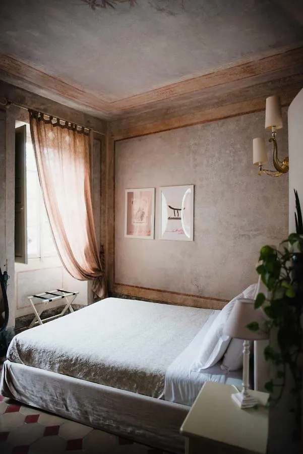 Regina Teodolinda Suites Laglio Frühstückspension